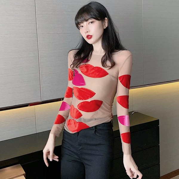 Női testhezálló tüll és bársony blúz