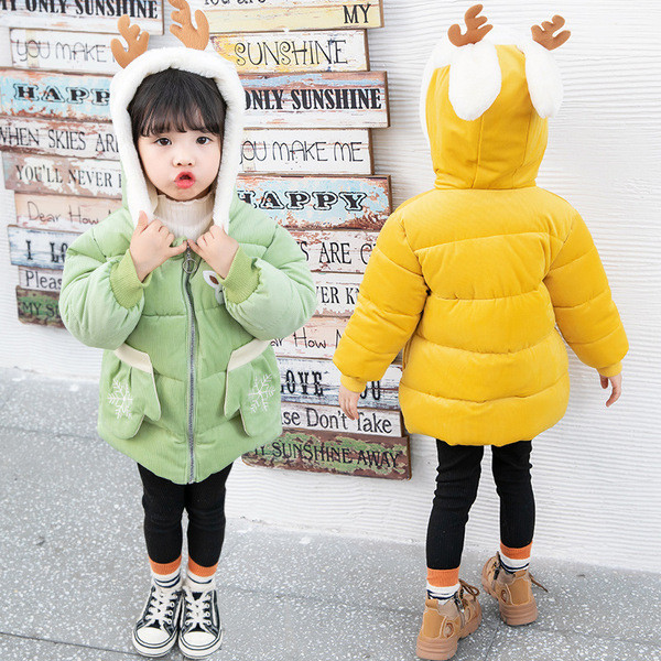 Modern, 3D elemes gyerekkabát lányoknak rózsaszín, zöld, piros és sárga színben