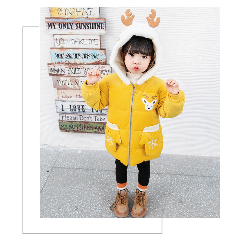 Modern, 3D elemes gyerekkabát lányoknak rózsaszín, zöld, piros és sárga színben