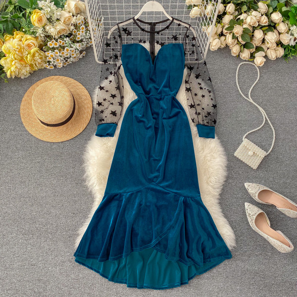 Дълга дамска рокля от кадифе в черен и син цвят