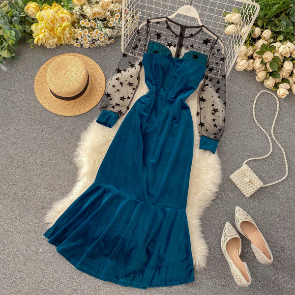 Дълга дамска рокля от кадифе в черен и син цвят