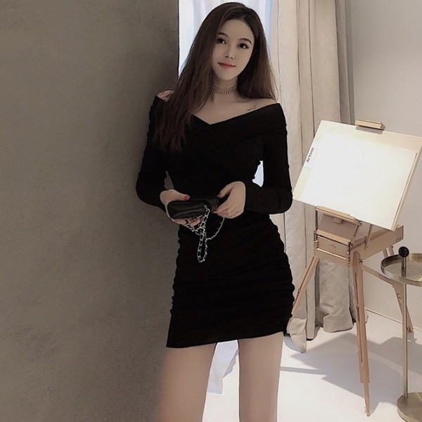 Дамска модерна рокля с голи рамене в бял и черен  цвят