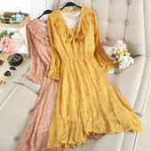 Модерна дамска рокля с флорален десен в пет цвята