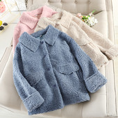 Modern női pehelykabát gombokkal és gallérral, három színben