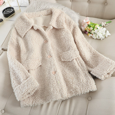 Modern női pehelykabát gombokkal és gallérral, három színben