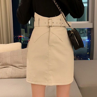 Ökológiai bőrből készült modern női szoknya övvel, magas derékkal