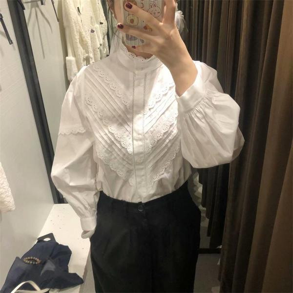 Modern női ing magas gallérral, fehér színben