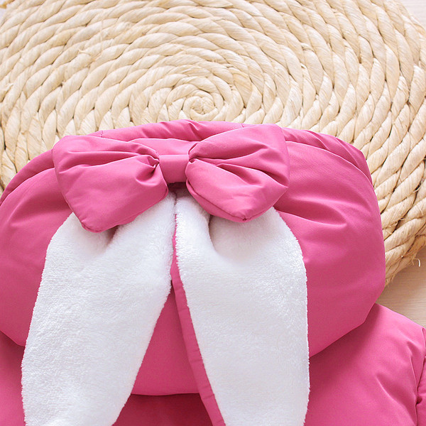 Παιδικό μπουφάν  για κορίτσι με κουκούλα και τρισδιάστατο στοιχείο σε ροζ χρώμα