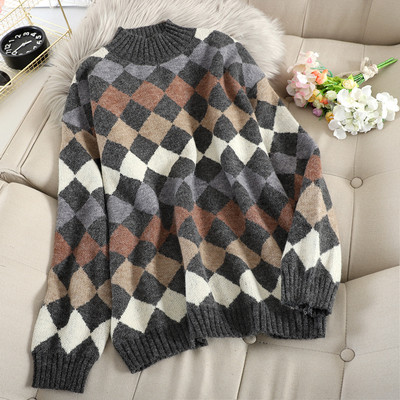 Μοντέρνο γυναικείο πουλόβερ με υψηλό κολάρο σε δύο χρώματα