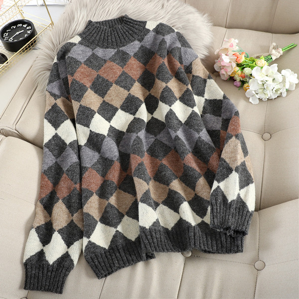 Μοντέρνο γυναικείο πουλόβερ με υψηλό κολάρο σε δύο χρώματα