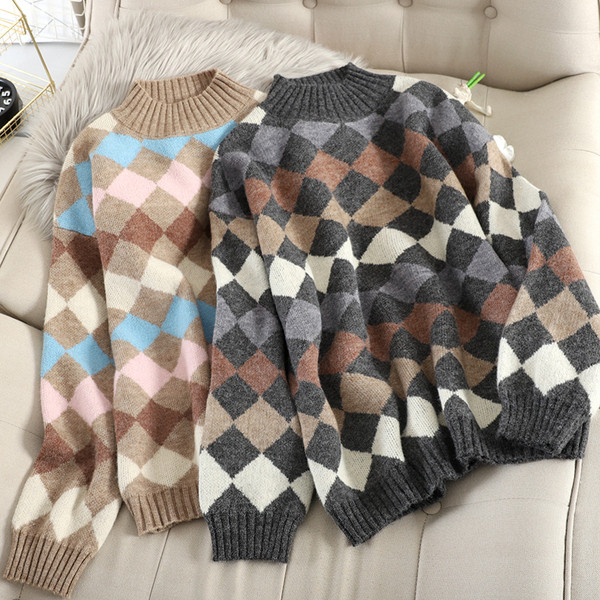 Μοντέρνο γυναικείο πουλόβερ με υψηλό κολάρο σε δύο χρώματα