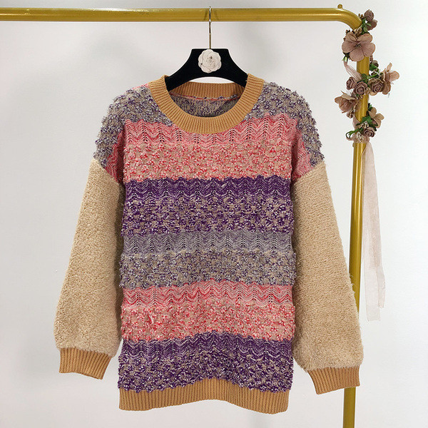 Női téli pulóver ovális nyakkivágással és irizáló színekkel