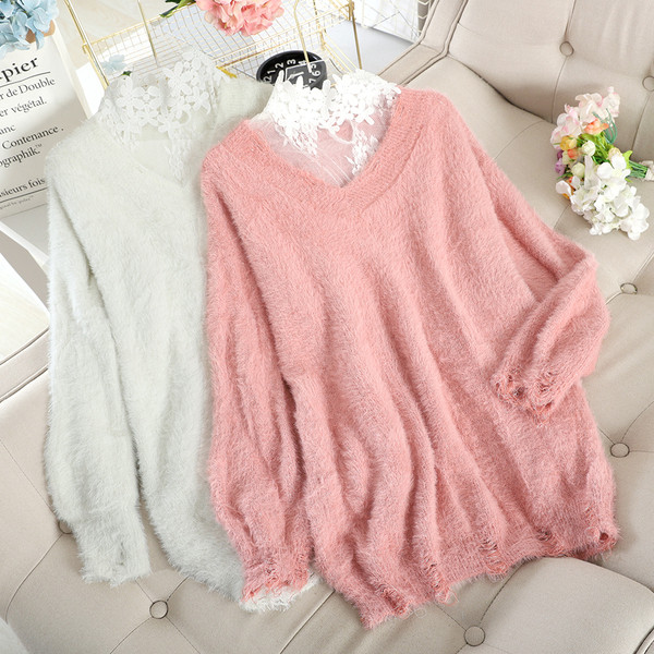 Μοντέρνο γυναικείο πουλόβερ με δαντέλα σε λευκό και ροζ χρώμα