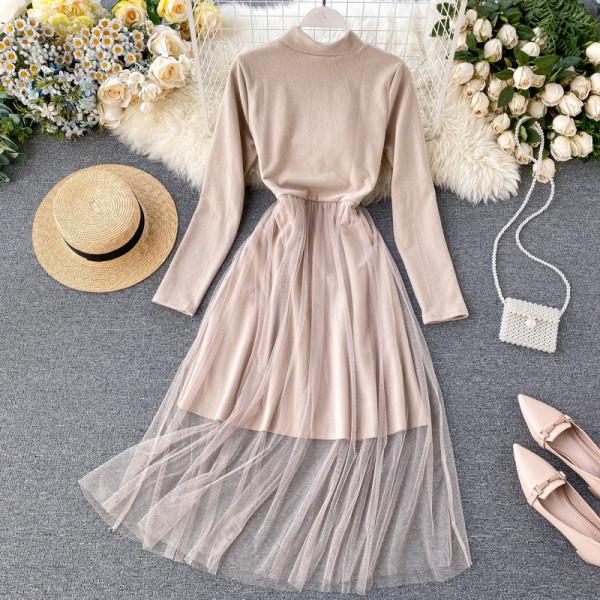 Modern női ruha tüllvel, többféle színben