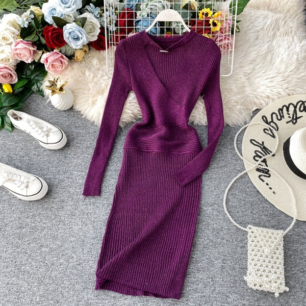 Hosszú ujjú, fém elemes női ruha több színben