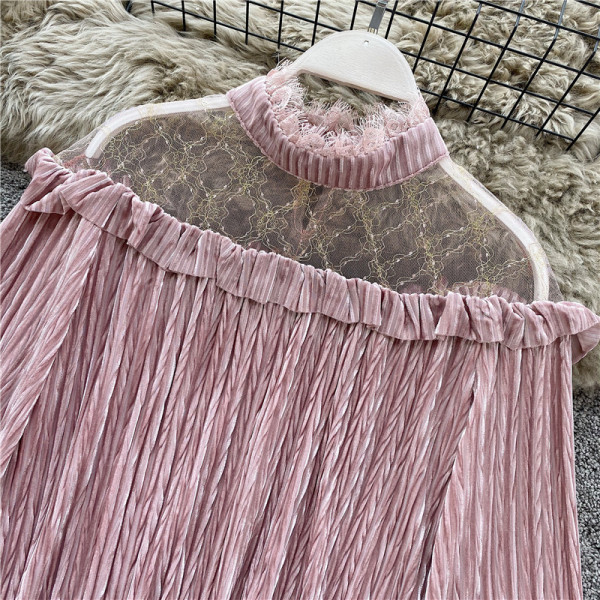 Stílusos női blúz magas gallérral és tüll fekete és rózsaszín színben