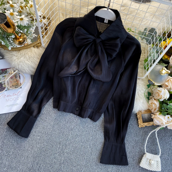 Cămașă elegantă de damă cu o panglică în negru, roz și alb