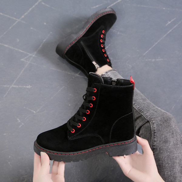 Női velúr csizma lapos talppal, fekete és barna színben