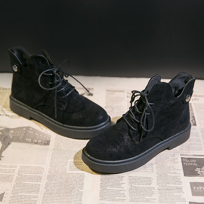 Alkalmi női velúr csizma lapos talppal, fekete színben