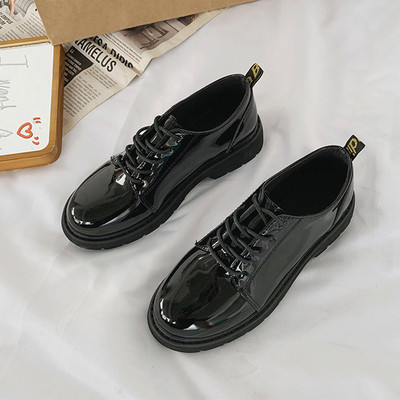 Lapos talpú, modern női cipő, két modellben