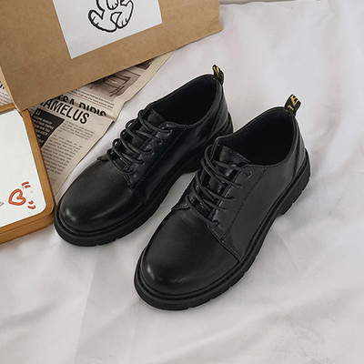 Lapos talpú, modern női cipő, két modellben