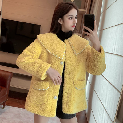 Stílusos női rövid kabát gombokkal és zsebekkel fehér, rózsaszín és sárga színben