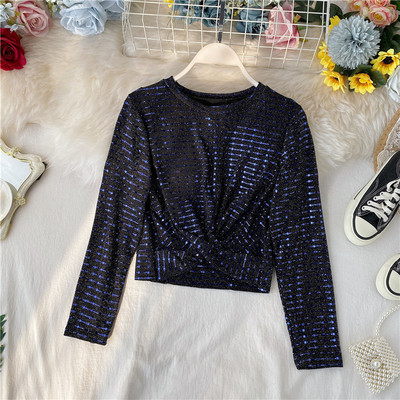 Stílusos női blúz ovális nyakkivágással, fényes hatású fekete és kék színben