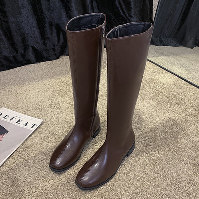 Női bőrcsizma fekete és barna színben, télre alkalmas