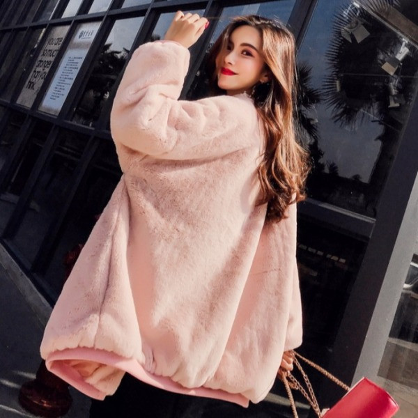 Palton lung de dama modern cu buzunare in alb si roz