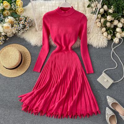 Modern női ruha kerek nyakkivágással, több színben