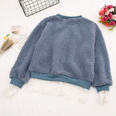 Καθημερινή γυναικεία μπλούζα σε διάφορα χρώματα με δαντέλα