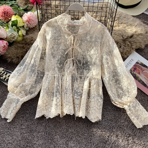 Stílusos női ing nyakkendővel és csipkével bézs és fekete színben