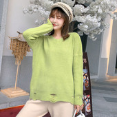 Új modell női pulóver spitz nyakkivágással, szakadt motívumokkal