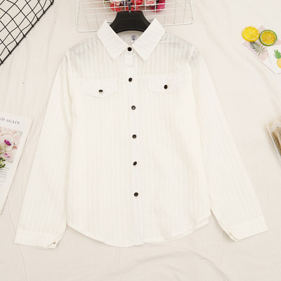 Modern női ing öt színben, klasszikus gallérral és gombokkal