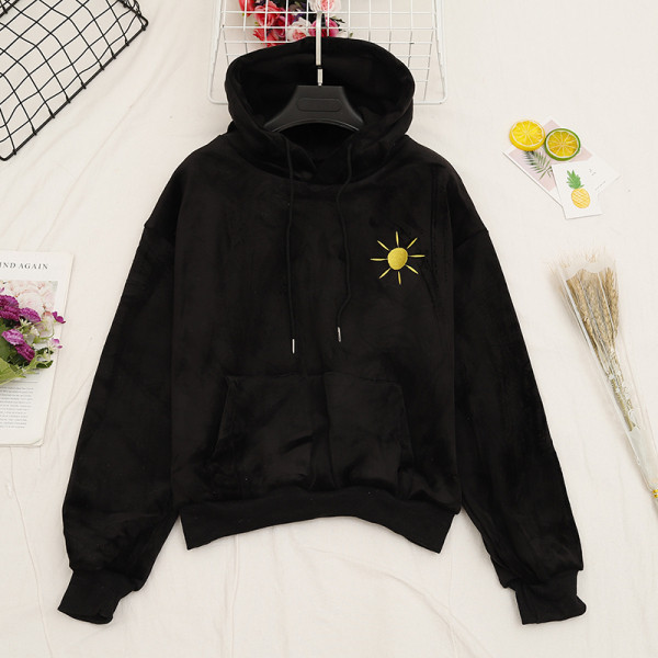 Napi női pulóver három színben rátéttel és zsebbel