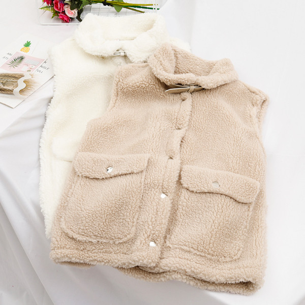 Μοντέρνο γυναικείο γιλέκο σε τρία χρώματα με τσέπες και κουμπιά