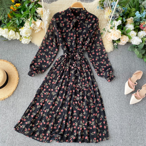 Rochie moderna de dama cu model floral si panglica