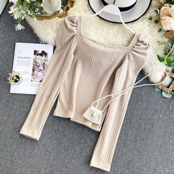 Modern női blúz négyzet alakú nyakkivágással és puffos ujjal