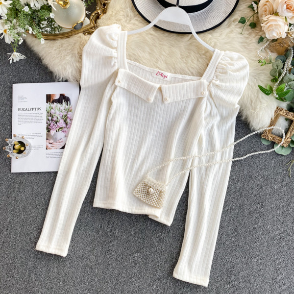 Modern női blúz négyzet alakú nyakkivágással és puffos ujjal