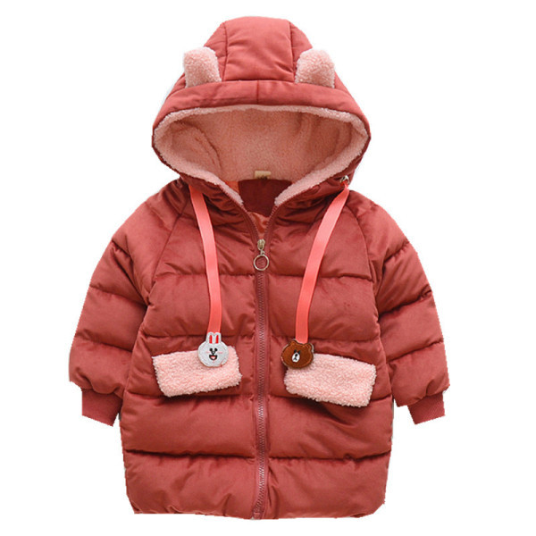 Modern gyerekkabát kapucnival és fekete-piros 3D elemmel