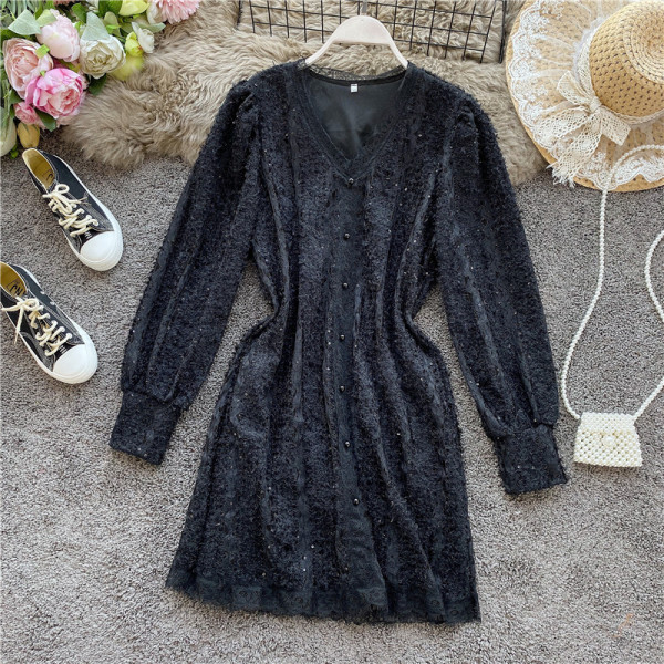 Rochie moderna de dama cu decolteu spitz si nasturi in trei culori