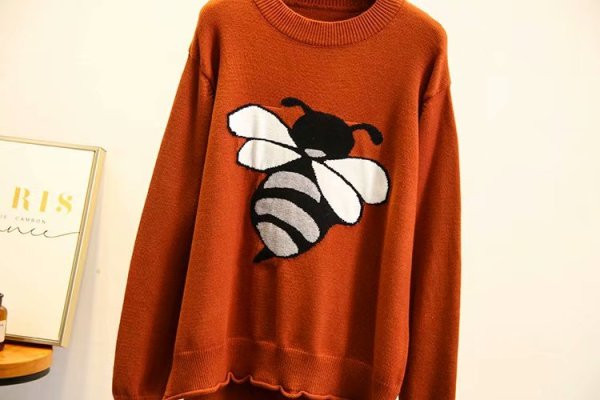 Alkalmi női pulóver O-nyakkal és kék és narancssárga hímzéssel