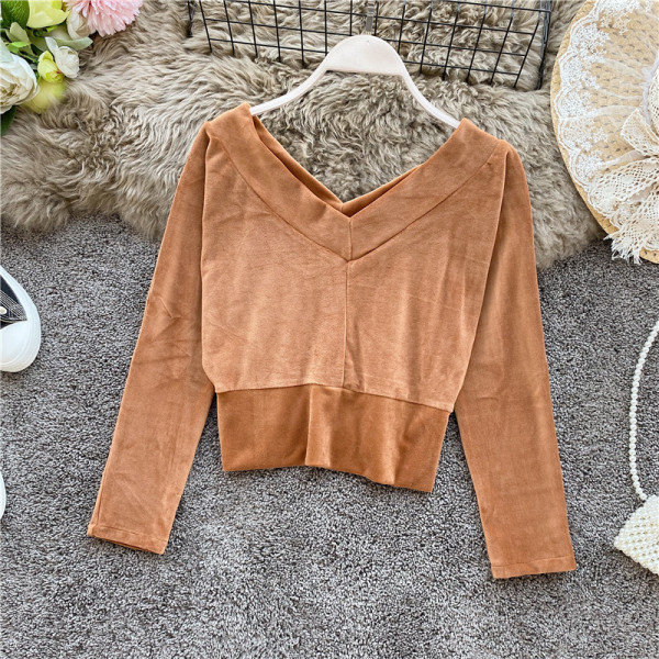 Modern női rövid blúz spitz nyakkivágással és 3/4-es ujjakkal, különböző színekben