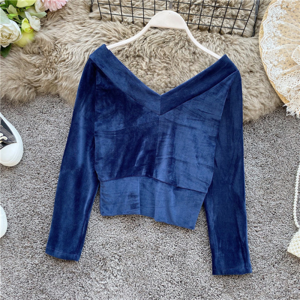 Modern női rövid blúz spitz nyakkivágással és 3/4-es ujjakkal, különböző színekben