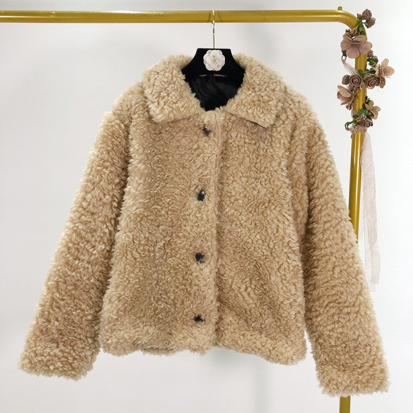 Palton scurt de puf cu nasturi bej