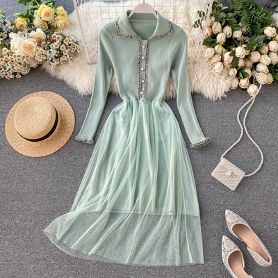 Modern női ruha gyöngyökkel, három színben