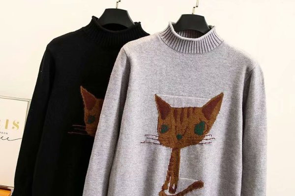 Pulover casual dama cu guler inalt si broderie in gri si negru