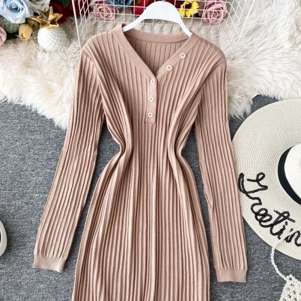 Női alkalmi ruha gombokkal és hosszú ujjú bézs és fekete színben