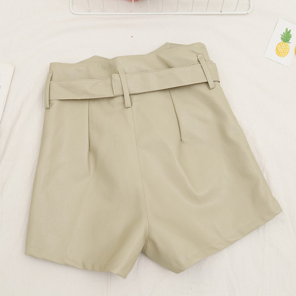 Ökobőrből készült női rövidnadrág két színben övvel