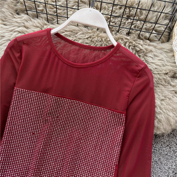 Modern női blúz kövekkel és ovális nyakkivágással, négy színben